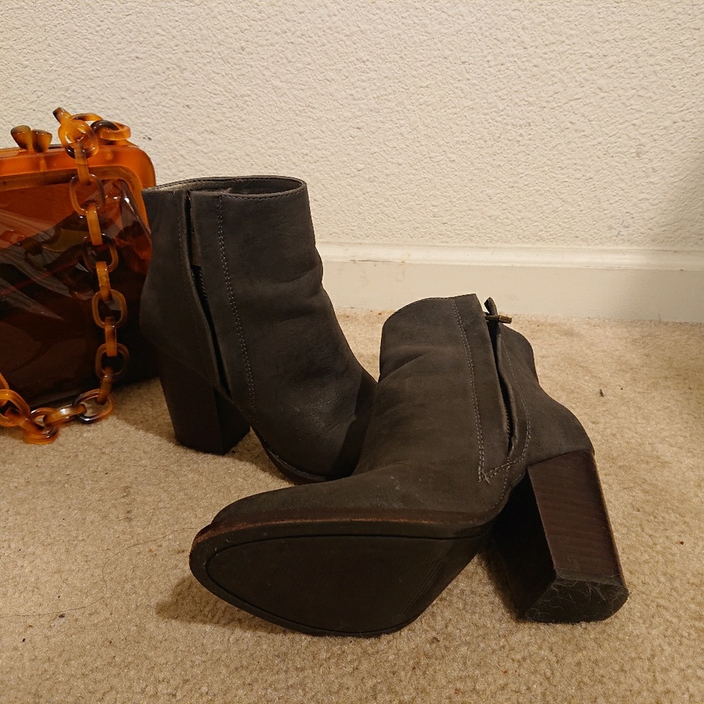 URBAN OUTFITTER Dark Gray Boots (6) - Picture 6 of 8